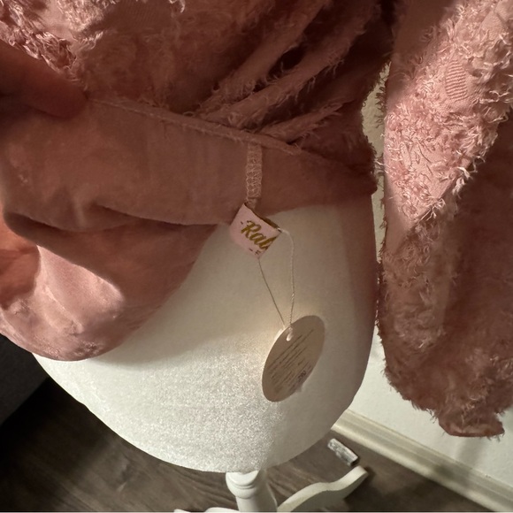 Pink Ruffled Off-Shoulder Blouse - Picture 4 of 4